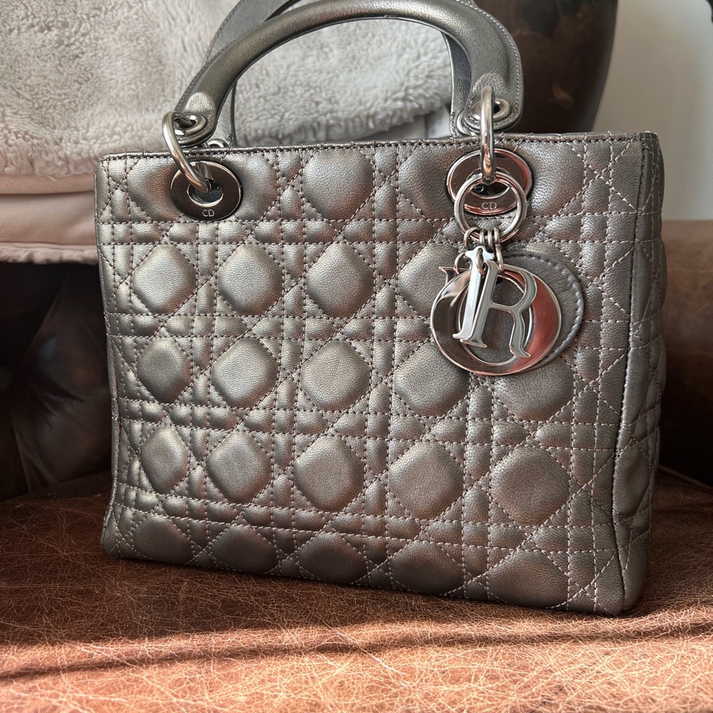 Christian Dior - Authentic Med Lady Dior bag